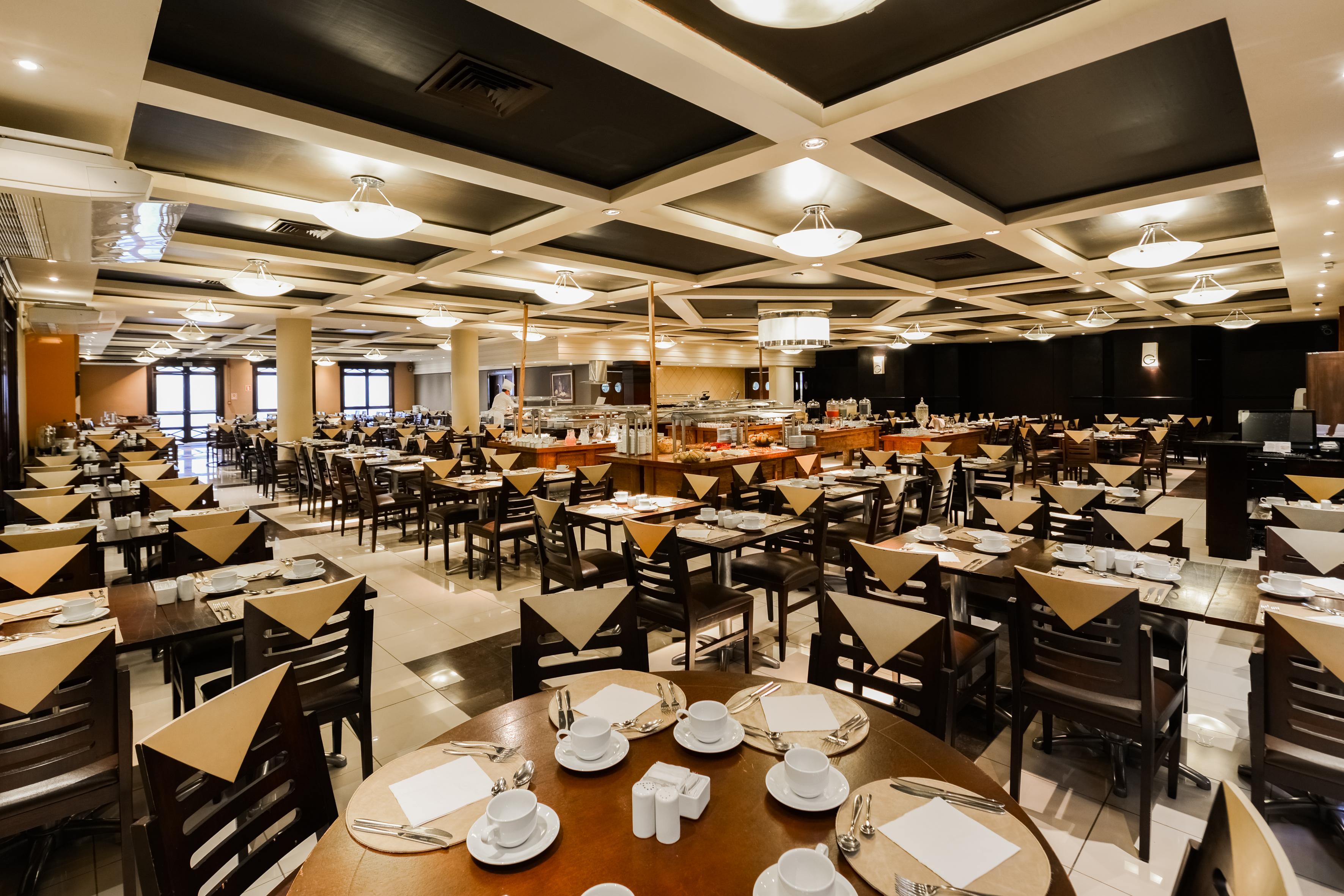 Wish Serrano Resort Gramado Luaran gambar The restaurant at the 1016 building