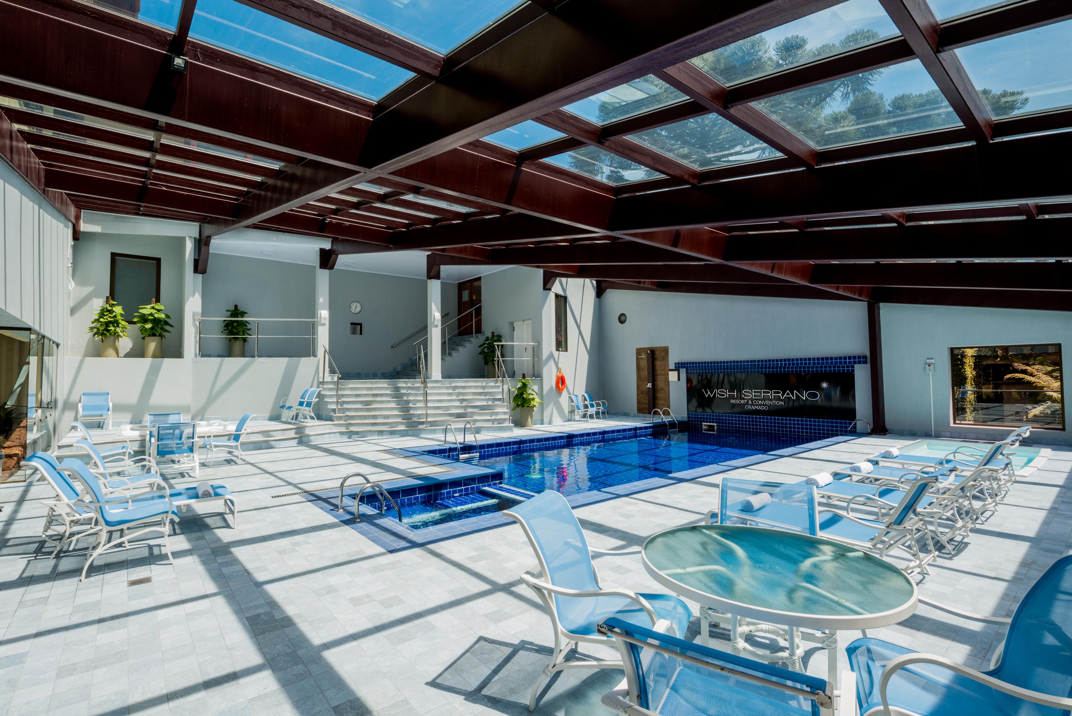 Wish Serrano Resort Gramado Luaran gambar The swimming pool at the hotel